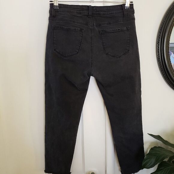 Hammer Capri Raw Hem Grommet Lace Jeans - Picture 8 of 9
